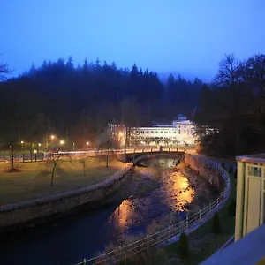Slunecni Lazne Карловы Вары